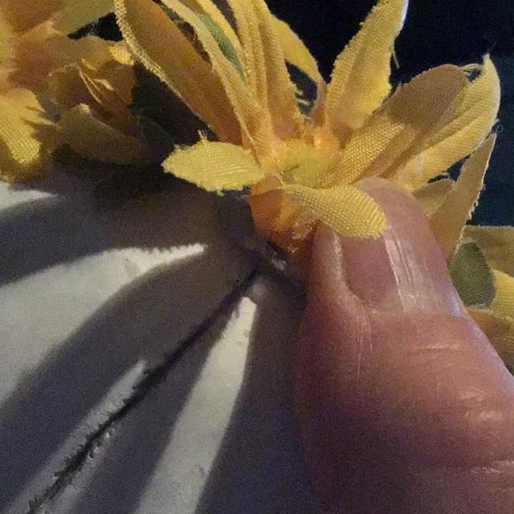 Ceramic Cow Skull with yellow daisies - Picture 8 of 8